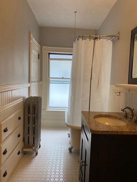 Bathroom - 8 Bailey Ave