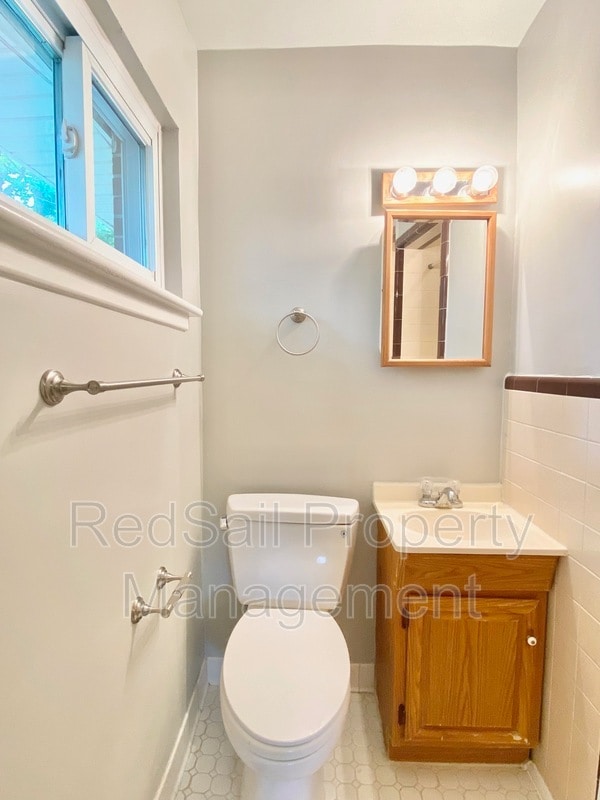 Building Photo - 34 Warren Dr