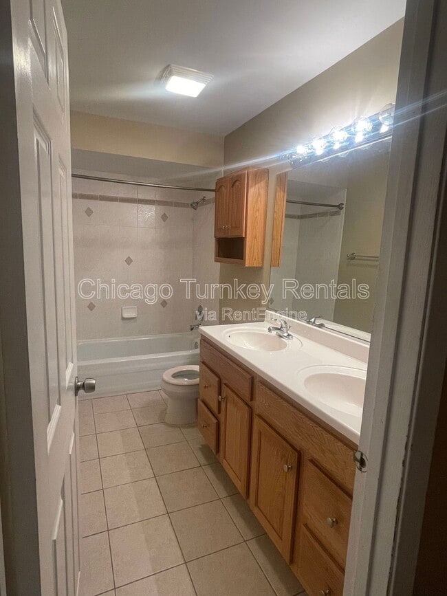 Building Photo - 3258 W 184th St