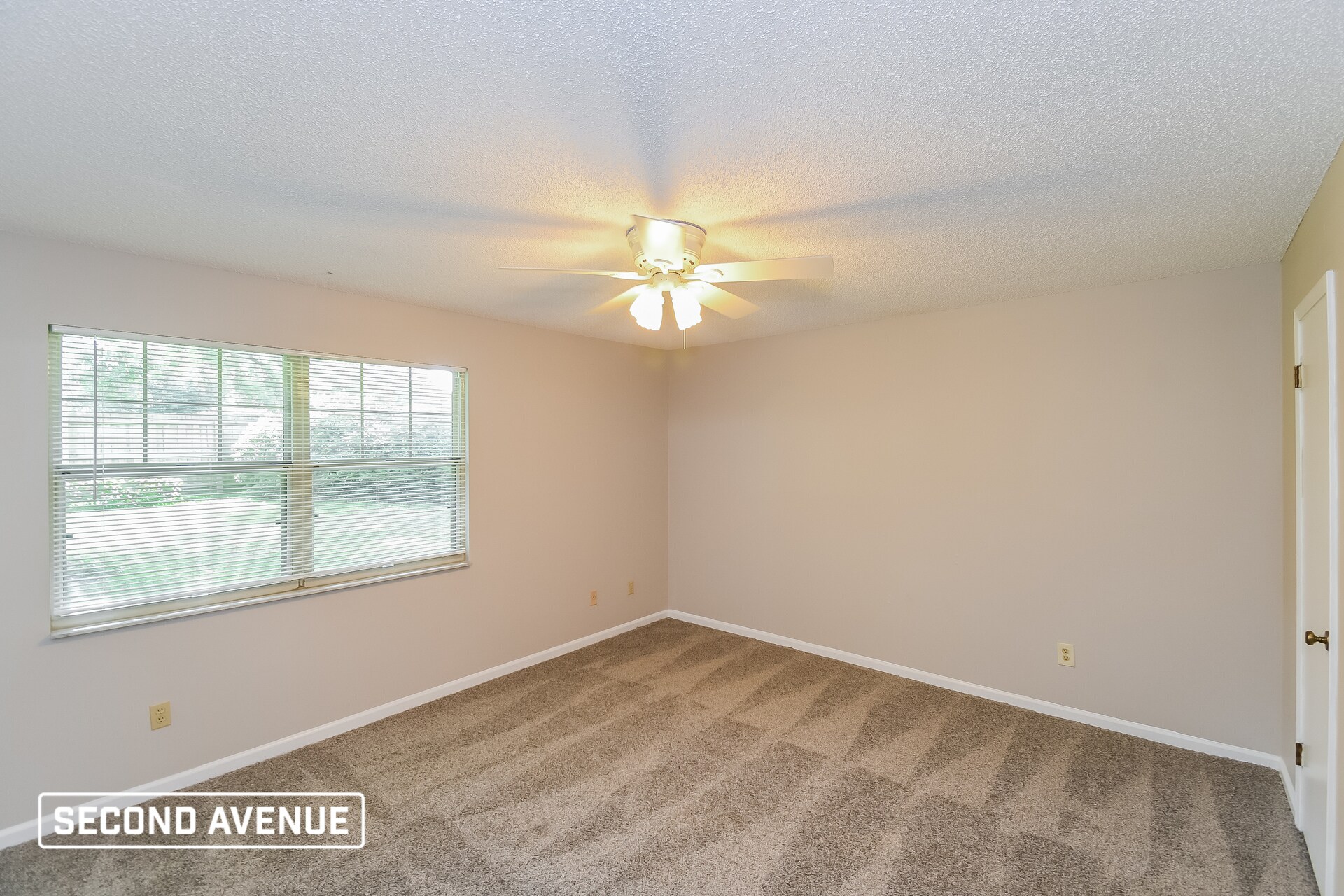 Building Photo - 1512 Rebecca Dr