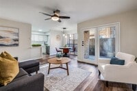 Building Photo - 2100 Rainbow Dr