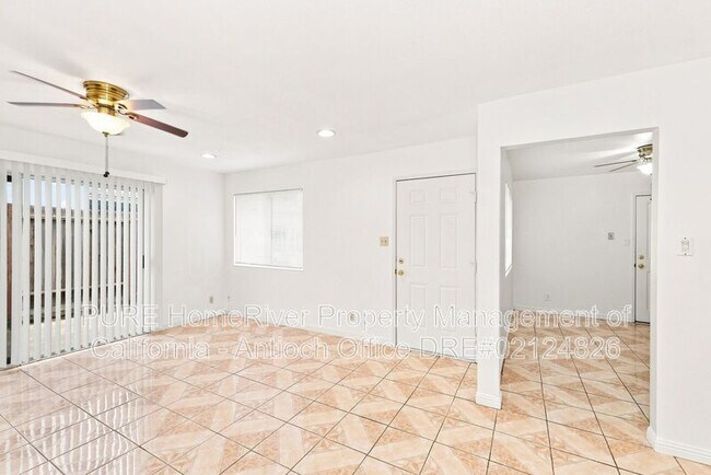 Building Photo - 2121 Banyan Way