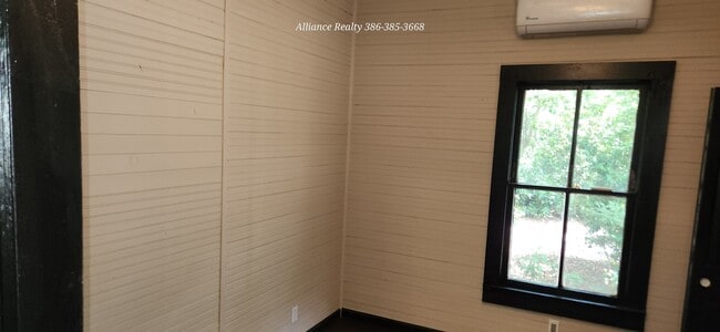 Building Photo - 1121 S Palm Ave