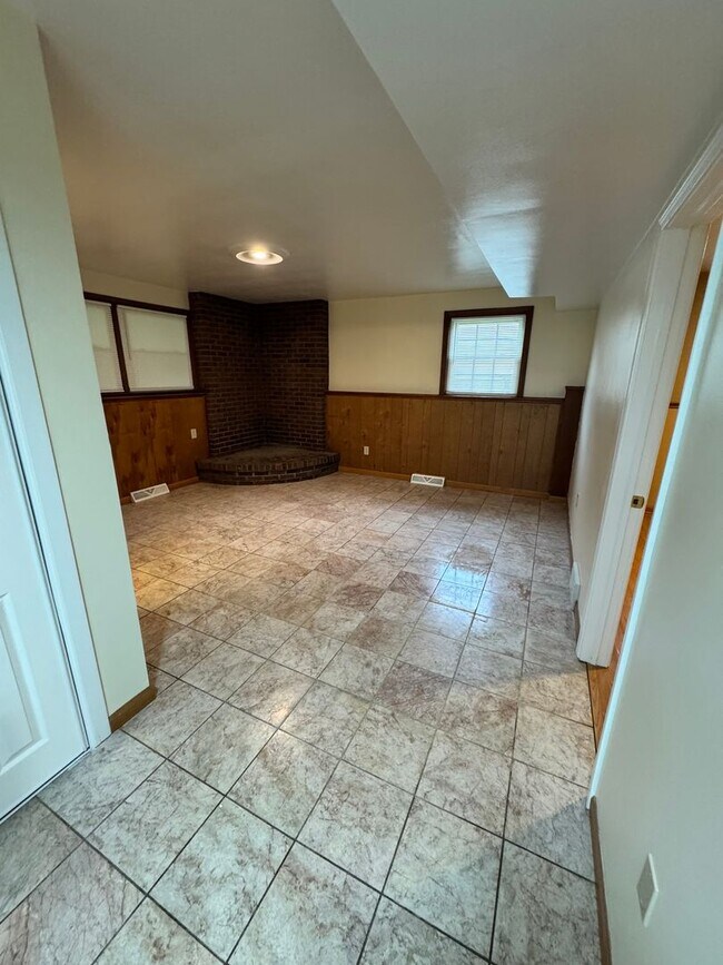 Building Photo - 5001 Sampson Dr