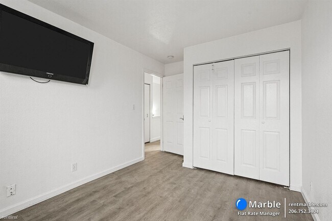 Building Photo - 3 br, 2 bath Condo - 17 Kiska Rd