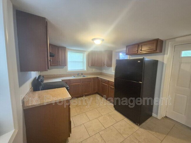 Building Photo - 14 Edgewood Rd