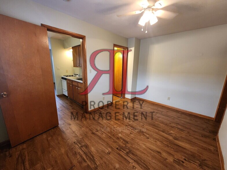Building Photo - 3023 Darfield Pl