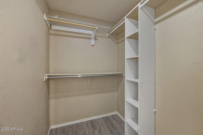 Building Photo - 6120 E Augusta Cir