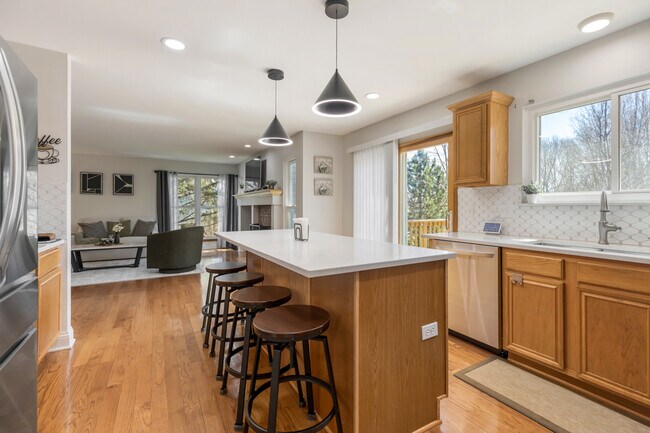 Building Photo - 526 Normandy Ln