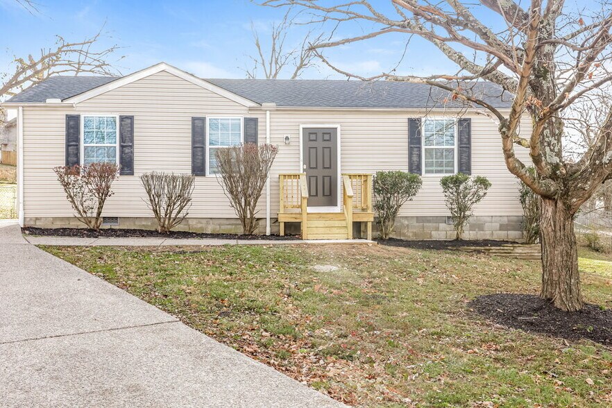 Primary Photo - 111 Ridgeview Ct