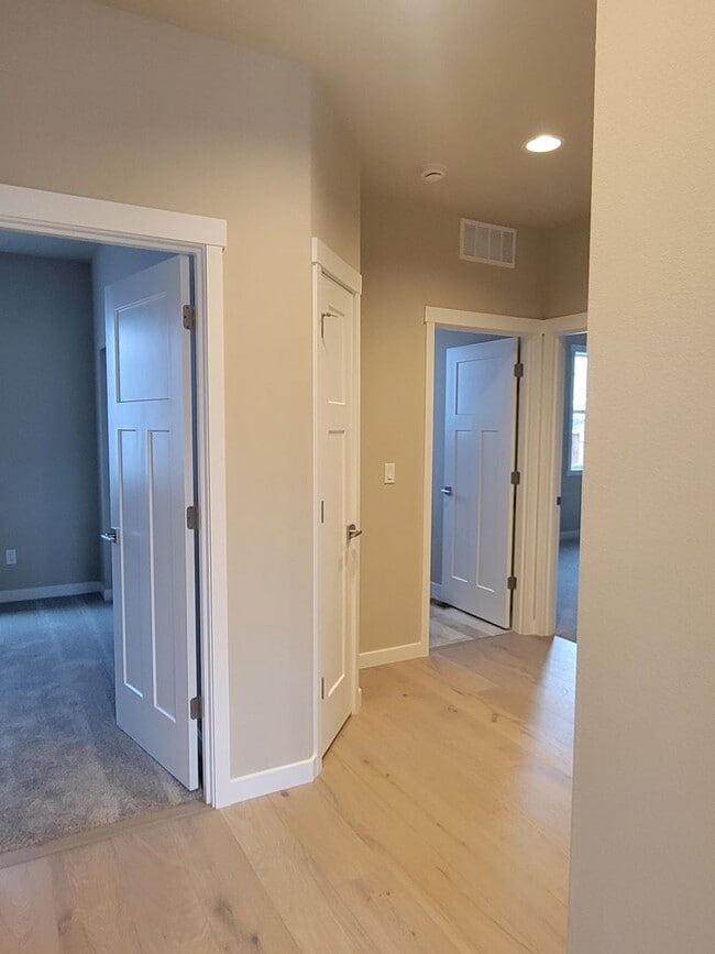 Building Photo - Brand new 2 bedroom home + den