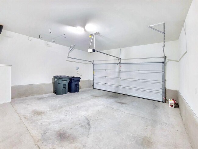 Building Photo - 610 Hereford Lp