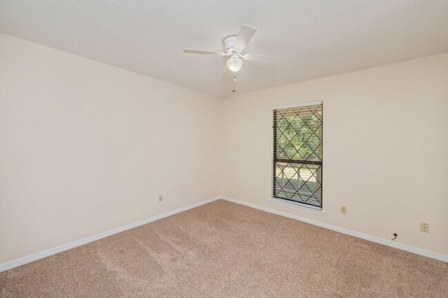 Building Photo - 822 St Joseph Cove