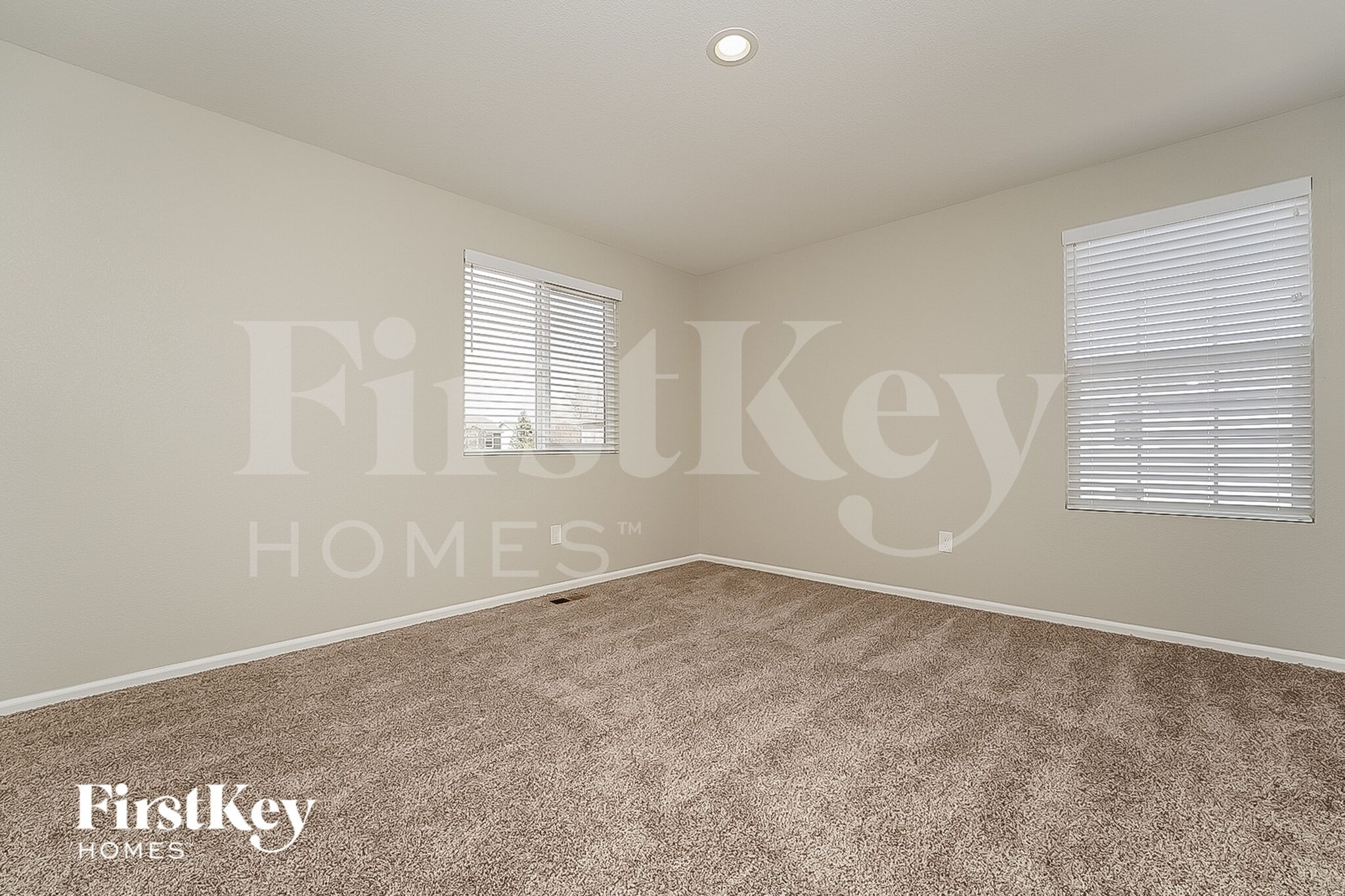 Building Photo - 10123 Elm Ct