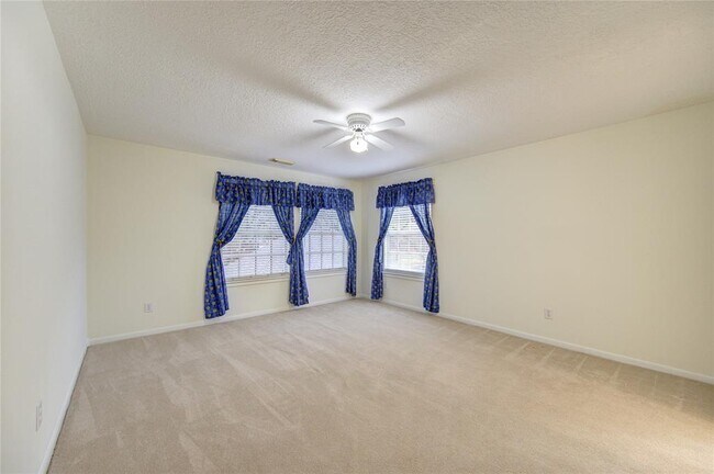 Building Photo - 19330 Foxtree Ln