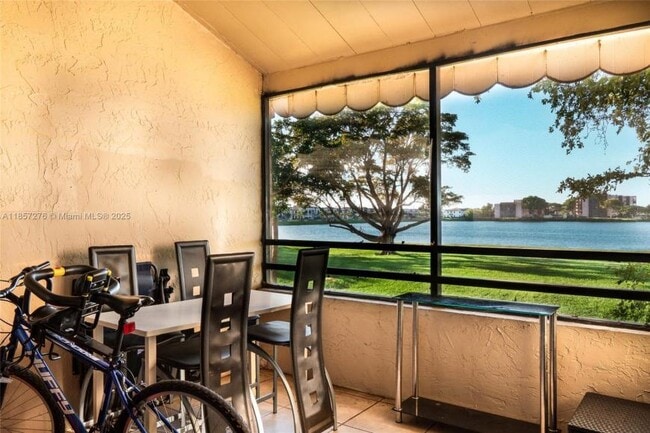 Building Photo - 2 bedroom in Miami FL 33179