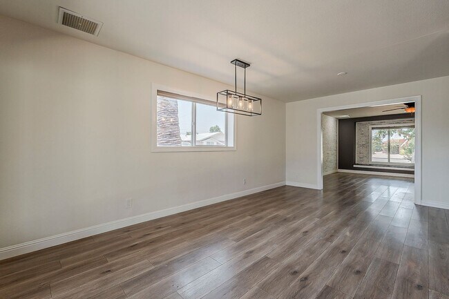 Building Photo - Three bedrooms and POOL in South Scottsdale!