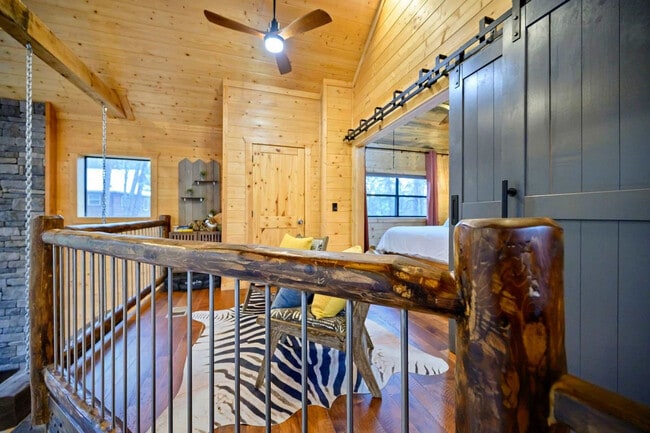 Building Photo - 173 Guppy Ln