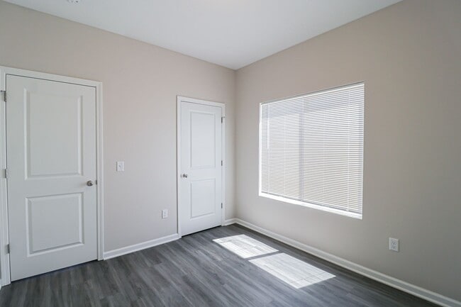 Building Photo - 2336 E Cheyenne Ct