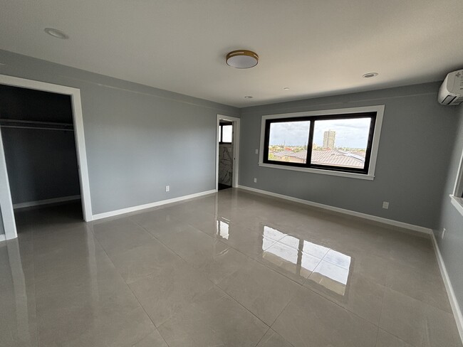 Building Photo - 4030 Hoku Ave