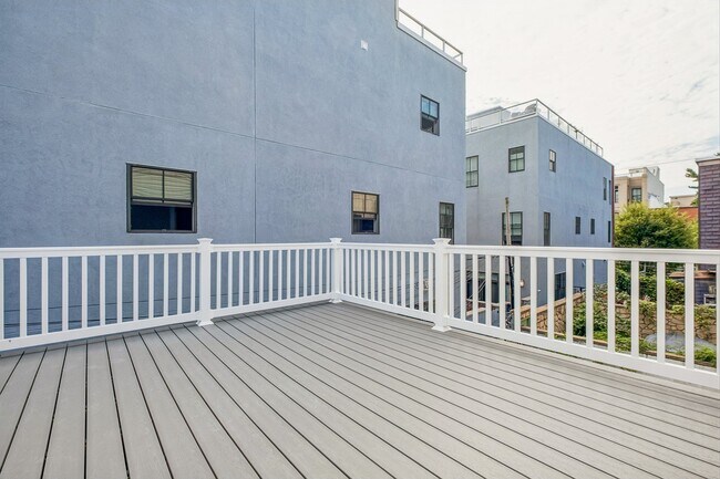 Building Photo - 617 S 8th St