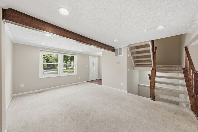 Building Photo - 14126 Red River Dr