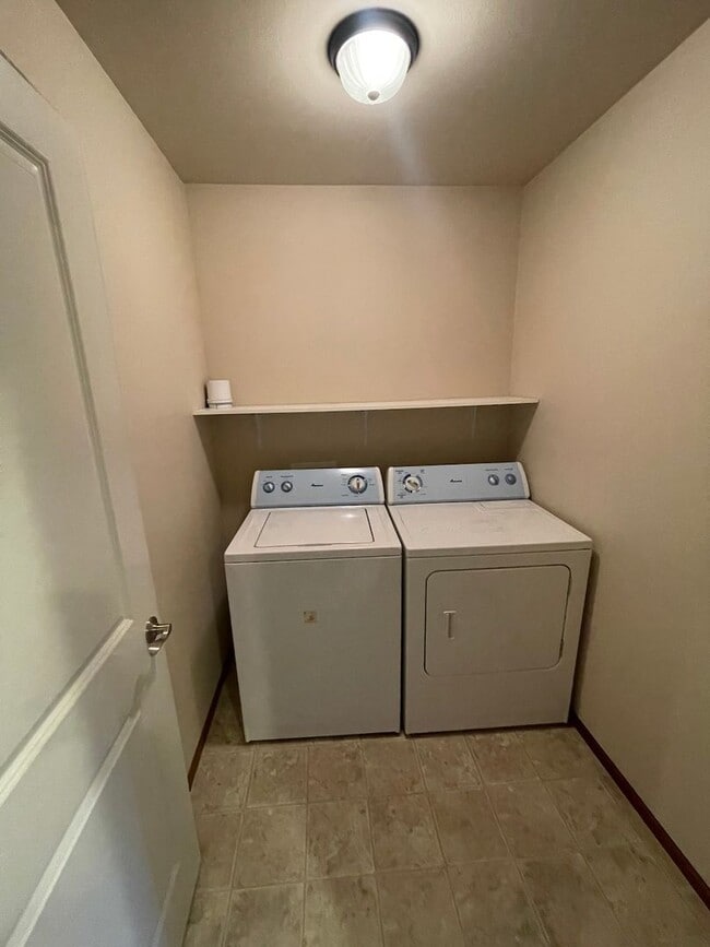 Building Photo - Gorgeous 3 bedroom Home for Rent in Edmonds