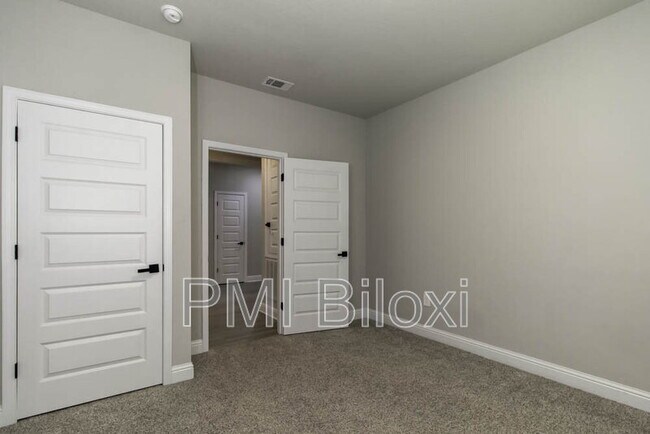 Building Photo - 84 Saltmeadow Cir