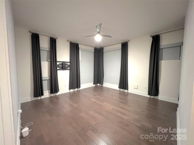 Building Photo - 211 Doggett St