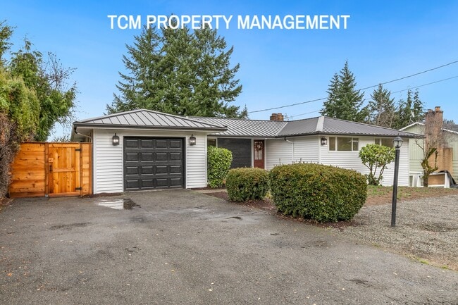 Building Photo - 1121 E Guiberson St