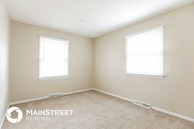 Building Photo - 5820 NW Aspen Ln