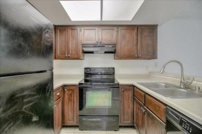 Building Photo - 1032 Summermist Ct