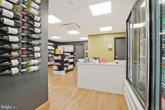 Building Photo - 5904 Mt Eagle Dr