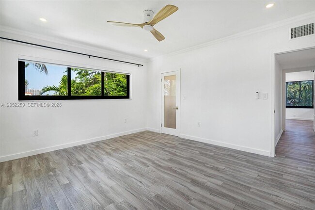 Building Photo - 7810 Beach View Dr
