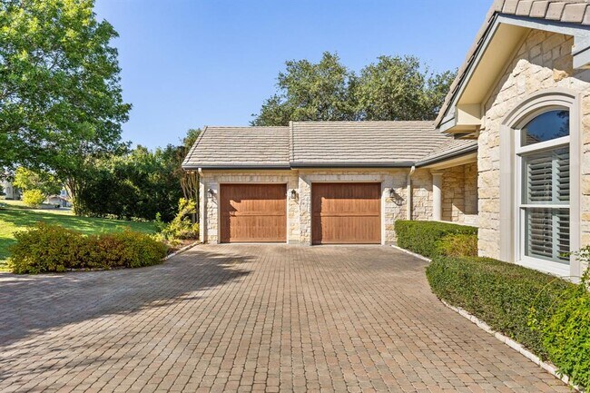 Building Photo - 8848 Chalk Knoll Dr