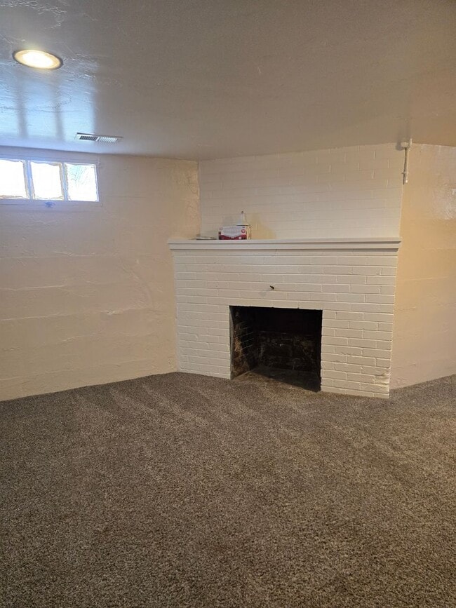 Building Photo - Eastside Charmer