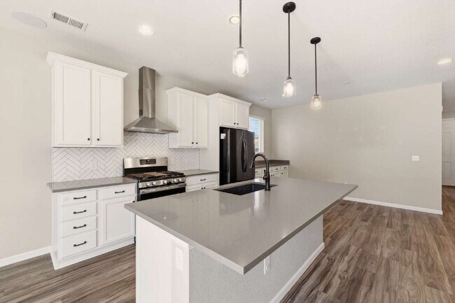 Building Photo - Modern 3-Bed 2-Bath Home in Cherry Creek School District!