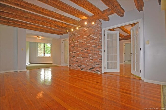Building Photo - 405 Maple Ave