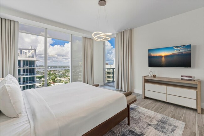 Building Photo - 3100 N Ocean Dr