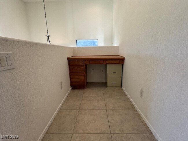 Building Photo - 7848 Solid Horn Ct