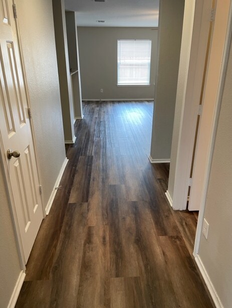 Building Photo - 9020 Garden Springs Dr