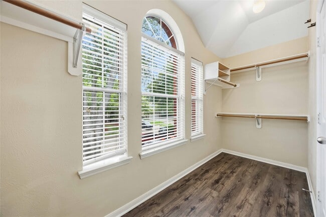 Building Photo - 12108 E Canyon Trace Dr