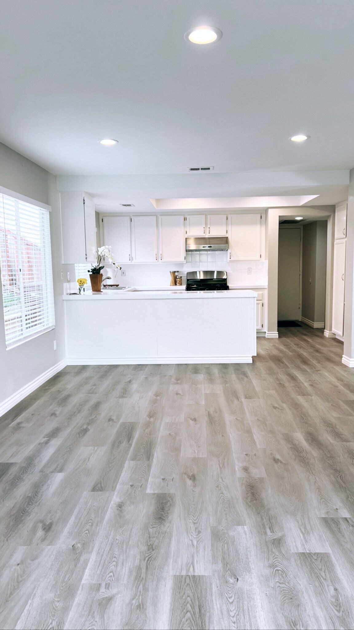 Building Photo - 24607 Jacarte Dr