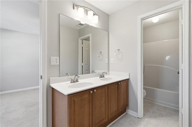 Building Photo - 218 Ranier Ct.