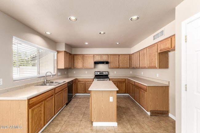 Building Photo - 1776 S 156th Ln