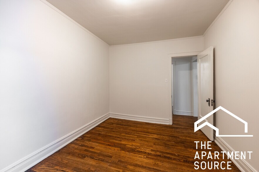 Building Photo - 1432 W Jonquil Ter