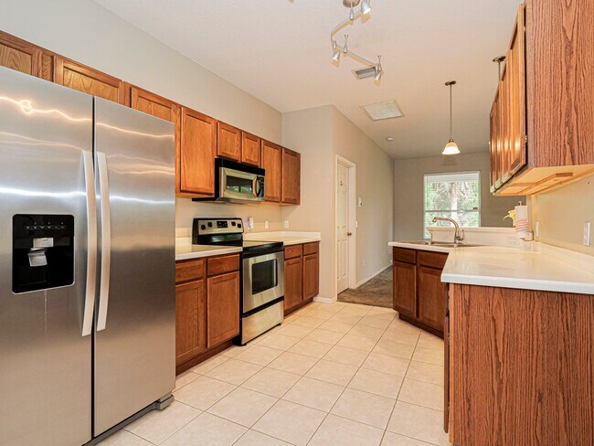 Building Photo - 7916 105th Ct