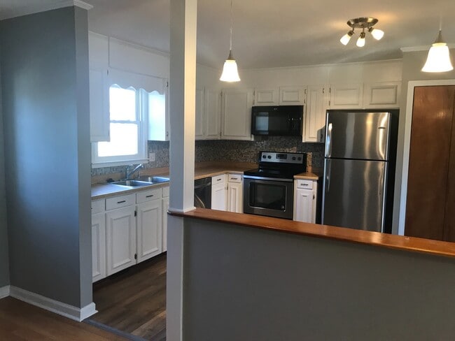 Building Photo - Simpsonville  3 Bedroom, 1.5 Bath Home Nea...