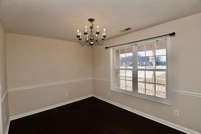 Building Photo - 2605 Turningleaf Ln