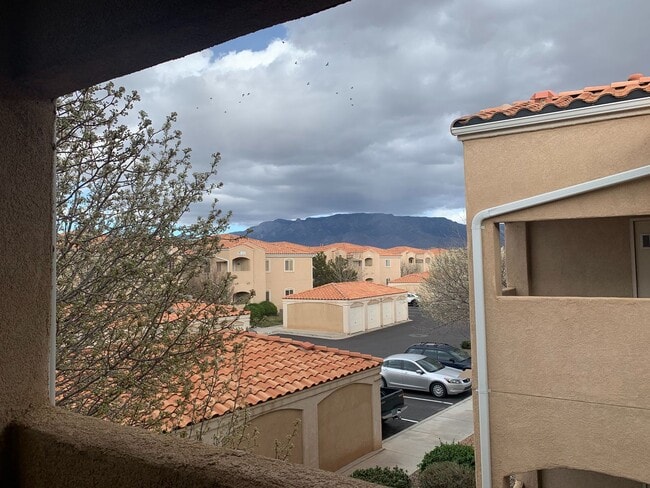 Building Photo - Beautiful 1 Bedroom, 1 Bath Condo In The NE!